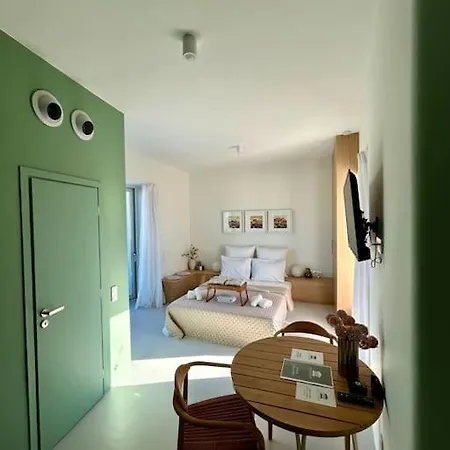 Apartment Penthouse With Private Rooftop And Hot Tub